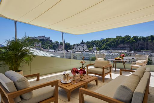 Vorschau Bild von Terrasse mit Ausblick Sky Suite