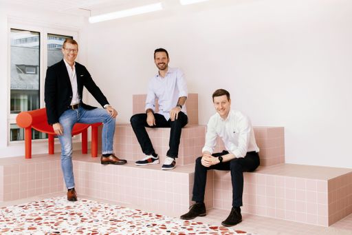 Foto (v.l.n.r.): Dr. Stefan Heitmann,
Mitgründer/Verwaltungsratspräsident PriceHubble, Markus Stadler,
Mitgründer/COO PriceHubble, Julien Schillewaert, CEO PriceHubble /
Weiterer Text über ots und www.presseportal.de/nr/157350 / Die
Verwendung dieses Bildes ist für redaktionelle Zwecke unter
Beachtung ggf. genannter Nutzungsbedingungen honorarfrei.
Veröffentlichung bitte mit Bildrechte-Hinweis.