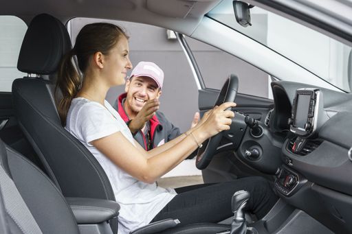 Vorschau Bild von ARBÖ: Richtige Sitzeinstellung das Um und Auf bei
langen Autofahrten.