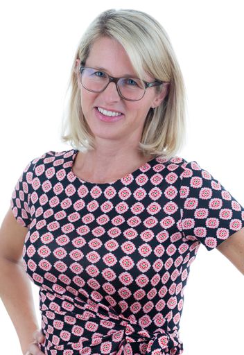  Prof. Dr. Monika Resch ist Fachärztin für Kinder-
und Jugendheilkunde, Neonatologie und pädiatrische Intensivmedizin
und leitet die Neugeborenenstation der Privatklinik Goldenes Kreuz.