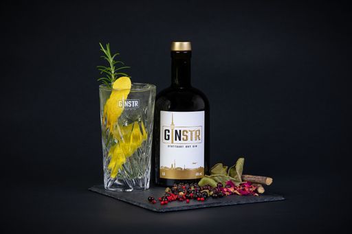 Erneut in London ausgezeichnet: GINSTR - Stuttgart Dry Gin /
Weiterer Text über ots und www.presseportal.de/nr/131632 / Die
Verwendung dieses Bildes ist für redaktionelle Zwecke unter
Beachtung ggf. genannter Nutzungsbedingungen honorarfrei.
Veröffentlichung bitte mit Bildrechte-Hinweis.
