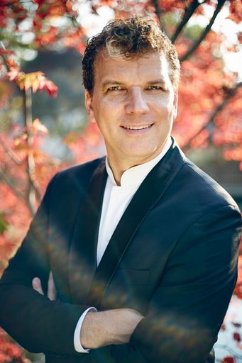 Vorschau Bild von Matthias Fletzberger, Dirigent und künstlerischer
Leiter "Klassik am Platz"