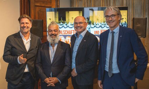 Vorschau Bild von Hannes M. Schalle, Galerist Rudolf Budja, Servus
TV-Intendant Ferdinand Wegscheider und ServusTV-Kulturchef Frank
Gerdes. (Fotograf: Markus Christ).