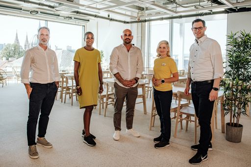 Im Herzen Wiens entsteht ein innovatives, einladendes
Einrichtungshaus, das nach zweijähriger Bauphase am 26. August 2021
für alle Interior Fans öffnet – der Eintritt ist in der
Eröffnungsphase nur mit elektronischem Einlass-Ticket möglich.