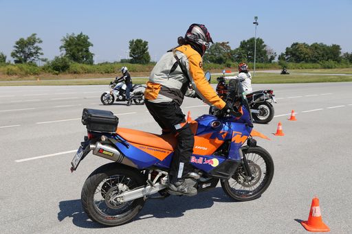 Vorschau Bild von SAFEBIKE Fahrtechniktraining im Driving Camp
Pachfurth