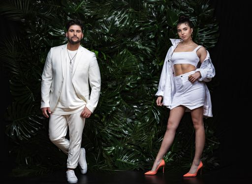 Vorschau Bild von Maibritt gemeinsam mit Duo Partner/Sänger Cristóbal
beim Fotoshooting in Hamburg