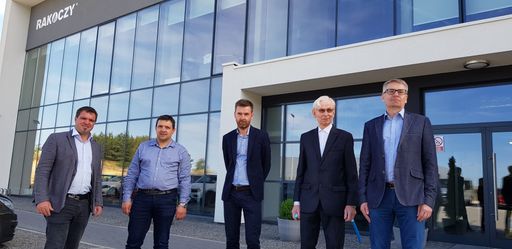 Die Geschäftsführer der beiden Unternehmen
Hargassner und Rakoczy Stal bei der Vertragsunterzeichnung.