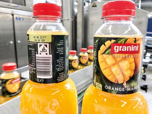 Ab August werden die ersten granini Flaschen mit Pfand-Etikett im
Supermarkt stehen. / Eckes-Granini-Marken starten schon jetzt mit
Pfand auf Saft- und Nektar-PET-Flaschen / Für die Umwelt: Mit Pfand
den Wertstoffkreislauf stärken / Weiterer Text über ots und
www.presseportal.de/nr/136513 / Die Verwendung dieses Bildes ist für
redaktionelle Zwecke unter Beachtung ggf. genannter
Nutzungsbedingungen honorarfrei. Veröffentlichung bitte mit
Bildrechte-Hinweis.