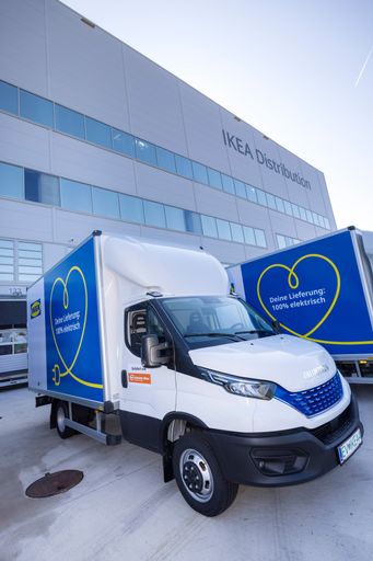 Es ist so weit: Mit der Vorstellung der
EV-Truck-Flotte im IKEA Logistikzentrum Strebersdorf, bestehend aus
30 Fahrzeugen, setzt IKEA weitere Schritte in seiner
Nachhaltigkeitsstrategie.