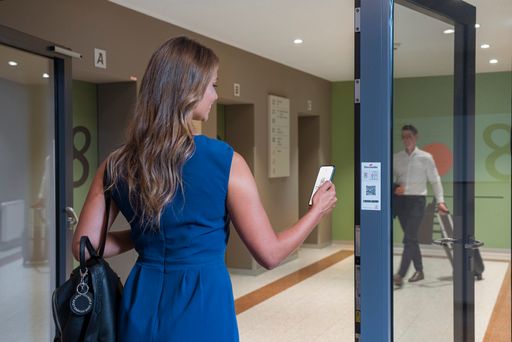 Vorschau Bild von Smart & digital den Aufzug im Hotel rufen:
Schindler Ahead ElevateMe