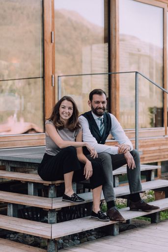  Die Gastgeber im Naturhotel Chesa Valisa: Magdalena und David
Kessler.