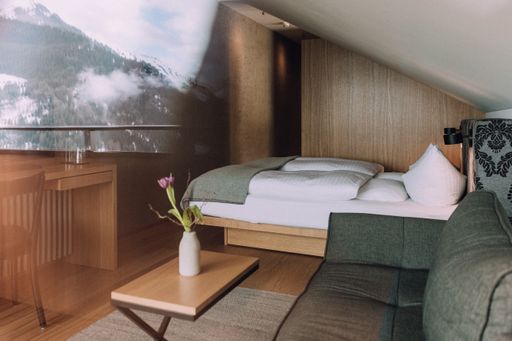 Vorschau Bild von Innovative Maßnahme gegen den Personalmangel: Das 4 Sterne
Naturhotel Chesa Valisa im Kleinwalsertal investierte drei Millionen
Euro in den Bau von luxuriösen Personal-Lodges.