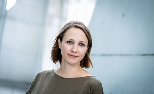 Teresa Dapp wird am 1. Oktober 2021 Redaktionsleiterin
Faktencheck bei dpa / Johanna Bruckner und Teresa Dapp übernehmen
Leitungspositionen bei dpa-infocom / Weiterer Text über ots und
www.presseportal.de/nr/8218 / Die Verwendung dieses Bildes ist für
redaktionelle Zwecke unter Beachtung ggf. genannter
Nutzungsbedingungen honorarfrei. Veröffentlichung bitte mit
Bildrechte-Hinweis.
