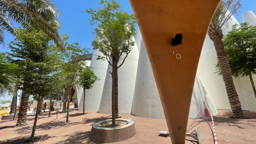 Vorschau Bild von Der Austrian Pavilion besteht aus 38 miteinander
verschnittenen Kegeln, die ein intelligentes Klima-Engineering ohne
konventionelle Klimatechnik ermöglichen.