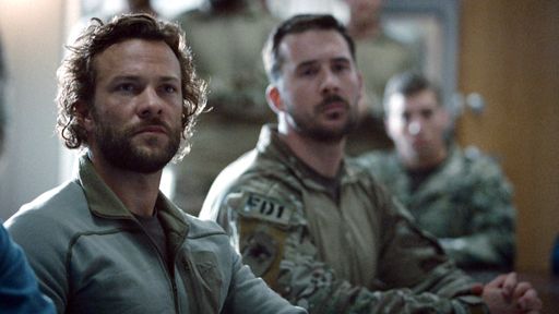 Caulder (Kyle Schmid, li.), Bear (Barry Sloane) und der Rest der
alten Einheit wollen Rip aus den Fängen der Terroristen befreien.. /
Weiterer Text über ots und www.presseportal.de/nr/6605 / Die
Verwendung dieses Bildes ist für redaktionelle Zwecke unter
Beachtung ggf. genannter Nutzungsbedingungen honorarfrei.
Veröffentlichung bitte mit Bildrechte-Hinweis.