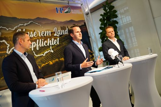 GR Armin Sippel, LAbg. Stefan Hermann und NAbg. Walter Rauch
(v.l.n.r.) bei der Pressekonferenz zum Thema "Umweltschutz mit
Hausverstand anstatt türkis-grüne Klimahysterie"