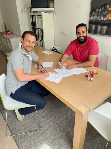 Vitamin Lounge Gründer Daniel Einy M.A. und Dr. Philipp
Hasenöhrl, der als neuer Franchise-Partner einen eigenen Standort in
Innsbruck eröffnet hat.