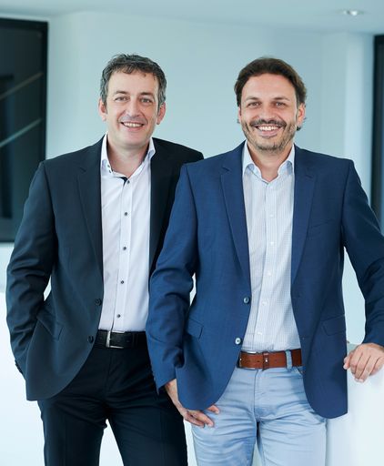 links: Ing. Fabian Hilbrand; rechts: Ing. Gregor
Hilbrand;