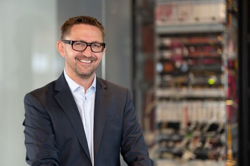 Steffen David, Geschäftsführer des Familienunternehmens I/P/B/
Internet Provider in Berlin GmbH (Foto: BürgschaftsBank
Berlin/Jennifer Christine) / Weiterer Text über ots und
www.presseportal.de/nr/154163 / Die Verwendung dieses Bildes ist für
redaktionelle Zwecke unter Beachtung ggf. genannter
Nutzungsbedingungen honorarfrei. Veröffentlichung bitte mit
Bildrechte-Hinweis.
