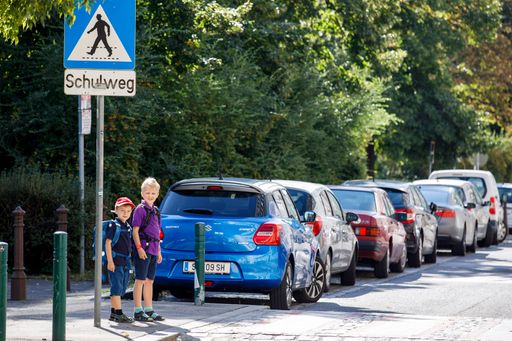 © BILDAGENTUR ZOLLES/CHRISTIAN HOFER In Wien,
Niederösterreich und Burgenland startet die Schule. Es sind wieder
viele Schülerinnen und Schüler unterwegs, Autofahrerinnen und
Autofahrer sollten daher sonders vorsichtig sein.