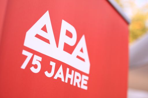 Vorschau Bild von APA-Bieriger 2021: Die APA feiert 2021 75 Jahre als
unabhängige Nachrichtenagentur - rund 480 Gäste konnten beim
APA-Bierigen 2021 wieder live gemeinsam feiern und networken.