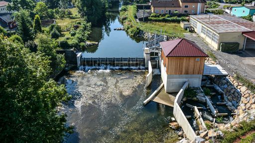  2016 wurde das hauseigene Wasserkraftwerk von VIALIT in Braunau
in Betrieb genommen