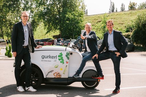 (v.l.n.r.): Stephan Lüger (Commercial Director bei
gurkerl.at), Maurice Beurskens (CEO von gurkerl.at) und Stephan
Höllerl (Head of Operations bei gurkerl.at)