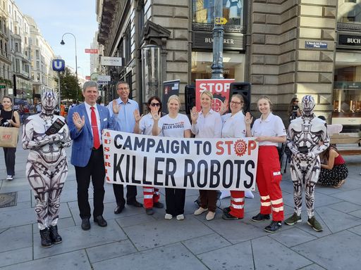  KRC Austria setzt sich zusammen mit dem
Österreichischen Roten Kreuz für ein Verbot von Killer Robotern ein.