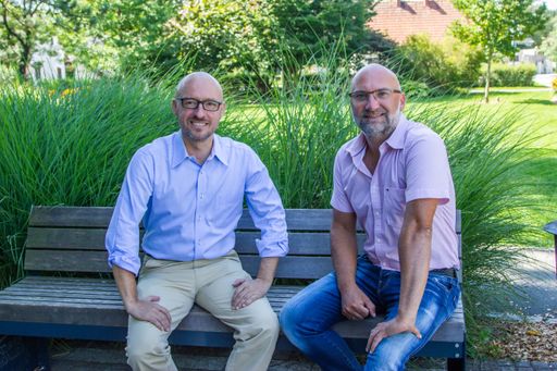 Die Köpfe hinter FAMVITAL: Wolfgang Friess (li.)
und Robert Mörth (re.)