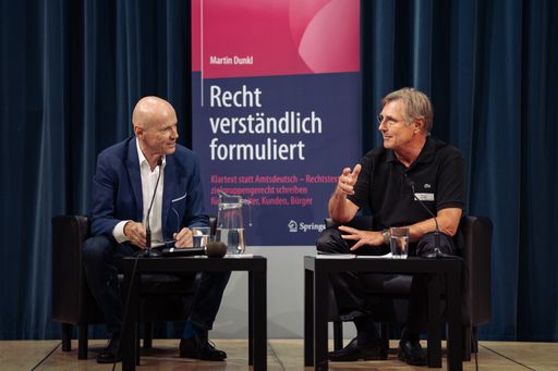  ORF-Redaktuer Peter Resetarits im Gespräch mit dem
Fachbuchautor Martin Dunkl