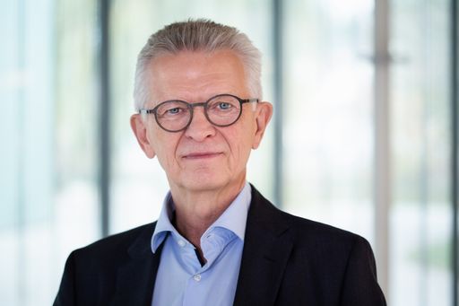 Vorschau Bild von STIHL Vorstandsvorsitzender Dr. Bertram Kandziora / Weiterer Text
über ots und www.presseportal.de/nr/64484 / Die Verwendung dieses
Bildes ist für redaktionelle Zwecke unter Beachtung ggf. genannter
Nutzungsbedingungen honorarfrei. Veröffentlichung bitte mit
Bildrechte-Hinweis.