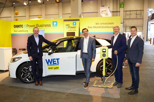https://www.apa-fotoservice.at/galerie/26416
Präsentation des Pilotprojekts „Regionales E-Carsharing“ von ÖAMTC
und WETgruppe auf der Kommunalmesse in Tulln. Im Bild v.l.n.r.:
Michael Kloibmüller (GF WETgruppe), Christian Rädler (GF WETgruppe),
Ernst Kloboucnik (ÖAMTC-Landesdirektor Wien, NÖ und Burgenland),
Bernhard Heinreichsberger (Abgeordneter zum NÖ. Landtag)