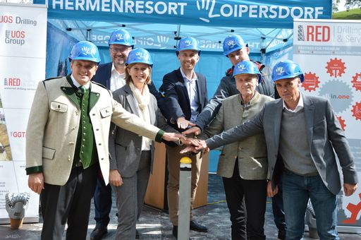  Im Zuge der Pressekonferenz wurde der Bohrstart
offiziell eingeläutet.