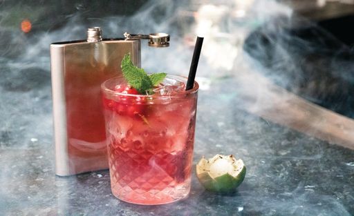 Vorschau Bild von Smoky Cocktail in der Cascade Bar, Vienna Marriott
Hotel