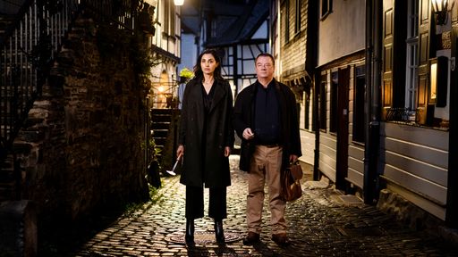 "Ferdinand von Schirach - Glauben": Azra (Narges Rashidi) und
Strafverteidiger Schlesinger (Peter Kurth) / Weiterer Text über ots
und www.presseportal.de/nr/126258 / Die Verwendung dieses Bildes ist
für redaktionelle Zwecke unter Beachtung ggf. genannter
Nutzungsbedingungen honorarfrei. Veröffentlichung bitte mit
Bildrechte-Hinweis.
