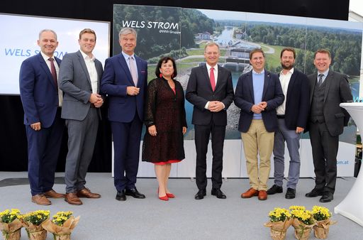 Vorschau Bild von Wels Strom Geschäftsführer Friedrich Pöttinger,
Landesrat Stefan Kaineder, Energie AG Vorstandsvorsitzender Werner
Steinecker, Landesrätin Birgit Gerstorfer, Landeshauptmann Thomas
Stelzer, Bürgermeister Andreas Rabl, eww Vorstandssprecher Florian
Niedersüss, Wels Strom Geschäftsführer Franz Gruber