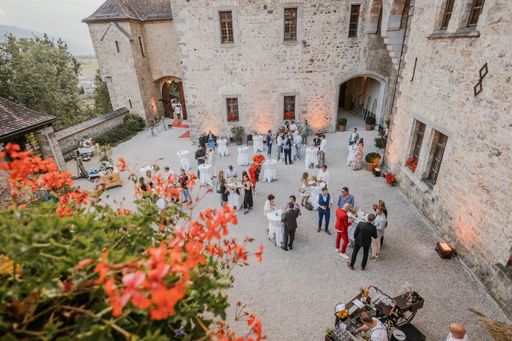 Vorschau Bild von Feier zum 15-jährigen Jubiläum von Ferstl Immobilien.