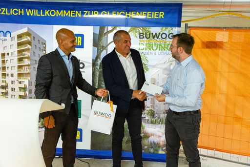 Vorschau Bild von Festliche Übergabe des Gleichengeld