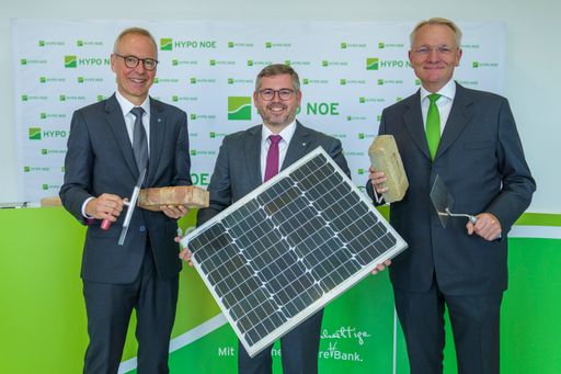 HYPO NOE treibt nachhaltiges Wohnen voran: Erstmals
belohnt der „Grüne Wohnkredit“ umweltfreundliches Bauen -
Wohnrechner.at bekommt neue Funktionen, die zeigen was Sanierung
kostet und wie viel CO2 eingespart werden kann
