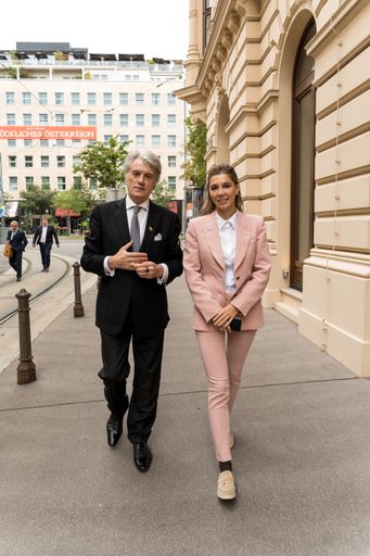 Vorschau Bild von Viktor Juschtschenko und Alena Shevtsova werben um
Investoren für den ukrainischen Fintech-Sektor