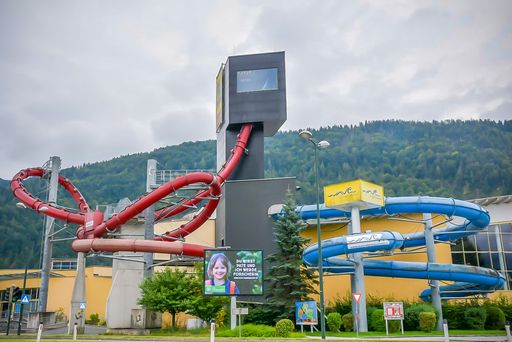 Die Looping-Rutsche L2 kommt unter den Hammer