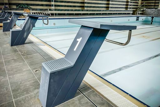 Vorschau Bild von Zum 1., zum 2., zum 3.: Auch die Startpodeste
kommen unter den Hammer