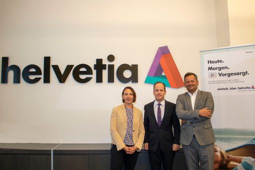 Vorschau Bild von v.l. Christina Matzka, Triple M - Dr. Kaspar Hartmann, Vorstand
Schaden-Unfall Helvetia Österreich - Mag. Thomas Neusiedler, CEO
Helvetia Österreich
