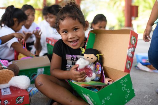 "Weihnachten im Schuhkarton" ist eine internationale
Geschenkaktion und erreicht auch Kinder auf der Pazifikinsel Palau.
/ Weiterer Text über ots und www.presseportal.de/nr/56021 / Die
Verwendung dieses Bildes ist für redaktionelle Zwecke unter
Beachtung ggf. genannter Nutzungsbedingungen honorarfrei.
Veröffentlichung bitte mit Bildrechte-Hinweis.