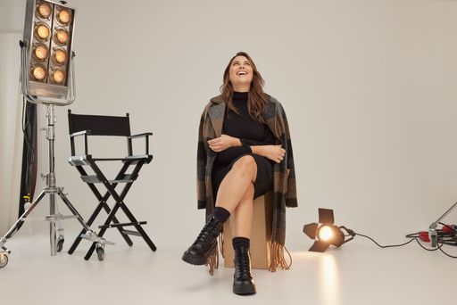 Plus-Size-Marke SAMOON launcht erste Kapsel-Kollektion mit Curvy
- Model Céline Denefleh im Herbst 2021 / Plus-Size-Marke launcht
erste Kapsel-Kollektion mit Curvy - Model Céline Denefleh im Herbst
2021 / Weiterer Text über ots und www.presseportal.de/nr/24886 / Die
Verwendung dieses Bildes ist für redaktionelle Zwecke unter
Beachtung ggf. genannter Nutzungsbedingungen honorarfrei.
Veröffentlichung bitte mit Bildrechte-Hinweis.