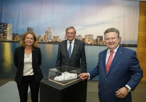 Der Ringturm wird zur interreligiösen
Begegnungsstätte auf Zeit