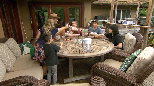 Vorschau Bild von Endlich ist die gesamte Familie wieder auf Konny Island III
zusammengekommen. Das letzte Familientreffen liegt bereits
zweieinhalb Jahre zurück. Die Reimanns freuen sich mal wieder ihre
Kinder bei sich zu haben. / Neue Folgen "Die Reimanns - Ein
außergewöhnliches Leben" bei RTLZWEI: Strandhaus-Abenteuer auf
Hawaii: Neue Folgen von Konny und Manu Reimann / Weiterer Text über
ots und www.presseportal.de/nr/6605 / Die Verwendung dieses Bildes
ist für redaktionelle Zwecke unter Beachtung ggf. genannter
Nutzungsbedingungen honorarfrei. Veröffentlichung bitte mit
Bildrechte-Hinweis.