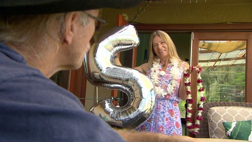 Vorschau Bild von Die Reimanns feiern fünfjähriges Jubiläum auf Hawaii. / Neue
Folgen "Die Reimanns - Ein außergewöhnliches Leben" bei RTLZWEI:
Strandhaus-Abenteuer auf Hawaii: Neue Folgen von Konny und Manu
Reimann / Weiterer Text über ots und www.presseportal.de/nr/6605 /
Die Verwendung dieses Bildes ist für redaktionelle Zwecke unter
Beachtung ggf. genannter Nutzungsbedingungen honorarfrei.
Veröffentlichung bitte mit Bildrechte-Hinweis.