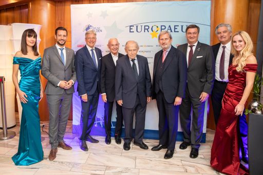  LR Sebastian Schuschnig, LH Peter Kaiser, Hermann Hirsch, Paul
Lendvai, EU-Kommissar Johannes Hahn, WK-Präsident Jürgen Mandl und
CR Hubert Patterer (v.l.n.r.)