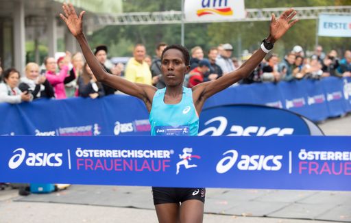 Vorschau Bild von Siegerin über 5km und neue
Frauenlauf-Streckenrekord-Inhaberin: Gladys Chepkurui (KEN)